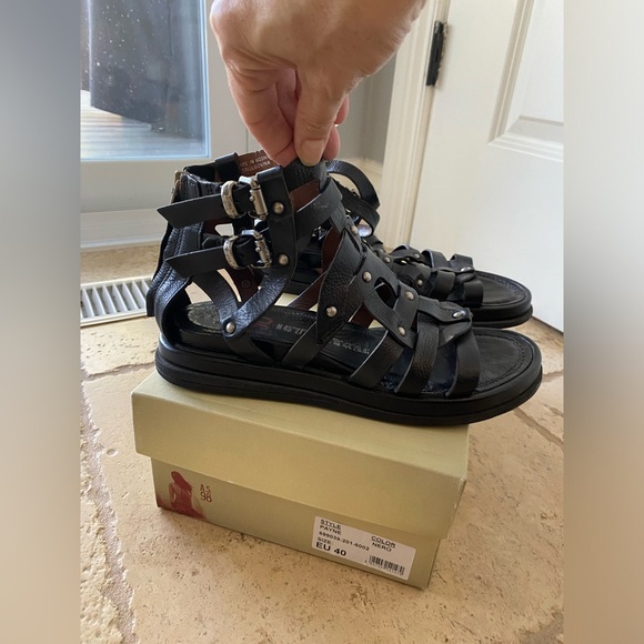 Gorgeous almost brand new black “Payne” Gladiator A.S.98 sandal size 40 - Picture 8 of 11